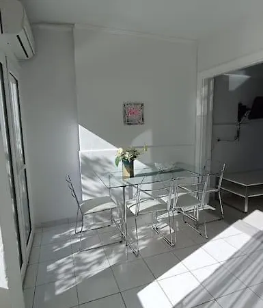 Apartment Chill Out *